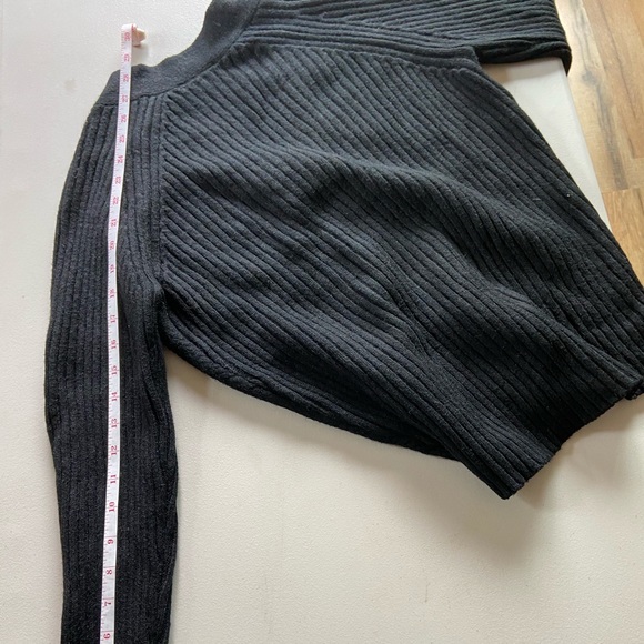 Devotion by Cyrus Cardigan - Picture 10 of 15